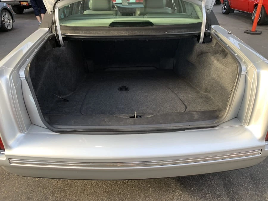 1999 Cadillac DeVille 7th Gen - Image 5 of 7
