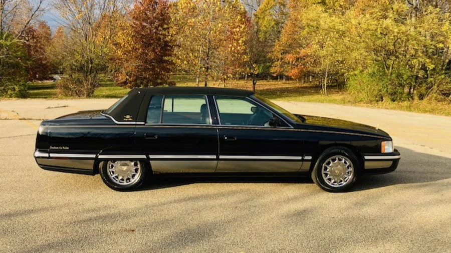 1999 Cadillac DeVille 7th Gen - Image 5 of 9