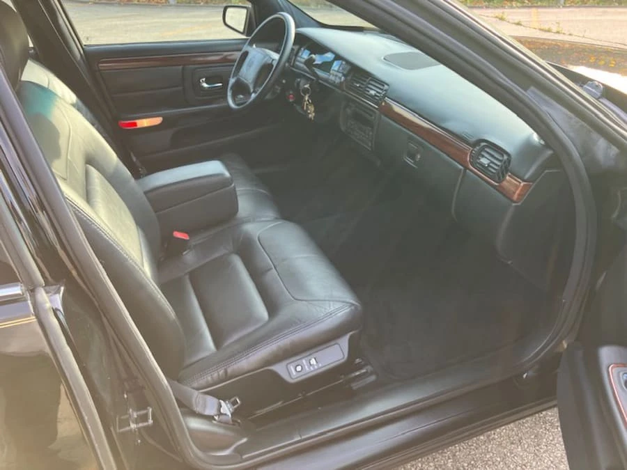 1999 Cadillac DeVille 7th Gen - Image 8 of 9