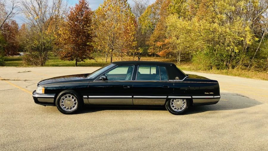 1999 Cadillac DeVille 7th Gen - Image 2 of 9