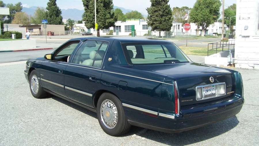 1999 Cadillac DeVille 7th Gen - Image 2 of 6