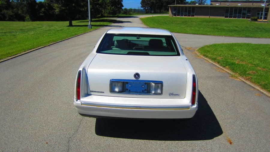1999 Cadillac DeVille 7th Gen - Image 2 of 6