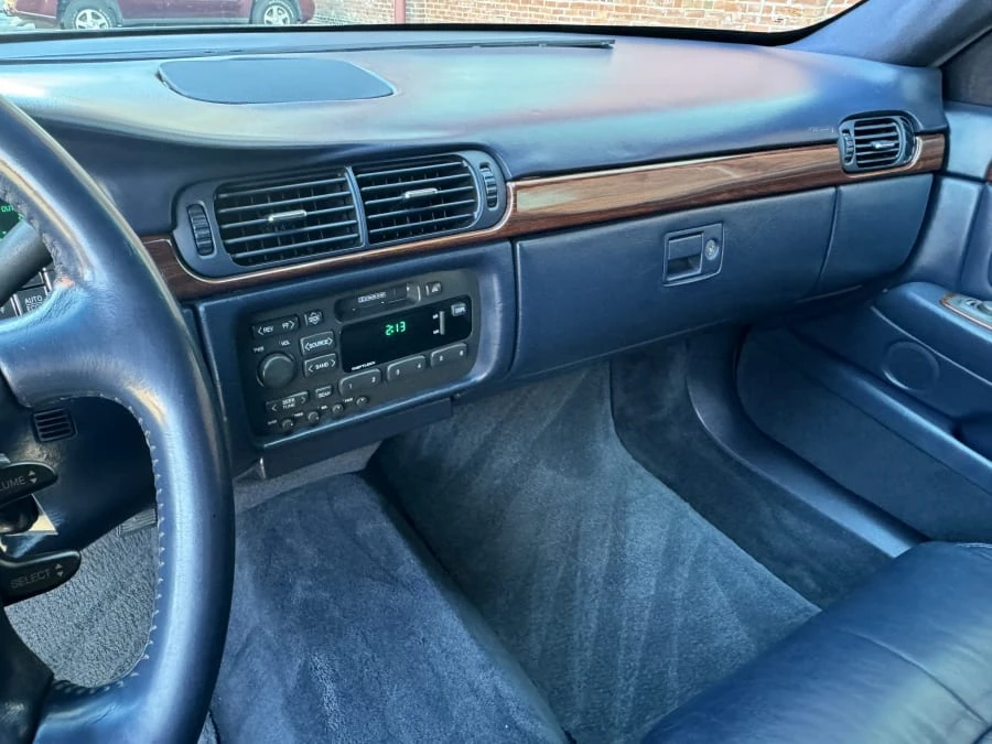1999 Cadillac DeVille 7th Gen - Image 8 of 14
