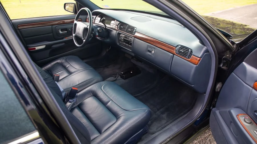 1999 Cadillac DeVille 7th Gen - Image 5 of 13
