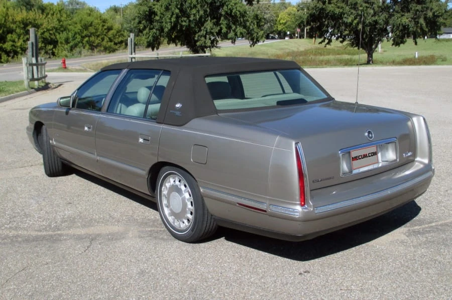 1999 Cadillac DeVille 7th Gen - Image 2 of 8