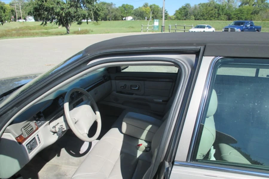 1999 Cadillac DeVille 7th Gen - Image 3 of 8