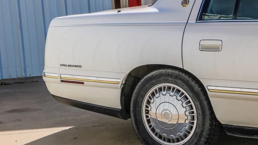 1999 Cadillac DeVille 7th Gen - Image 5 of 27