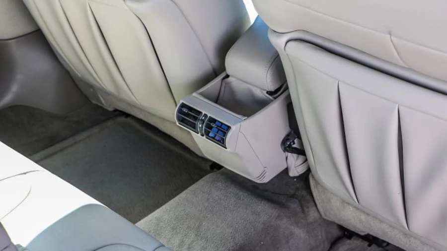 1999 Cadillac DeVille 7th Gen - Image 13 of 27