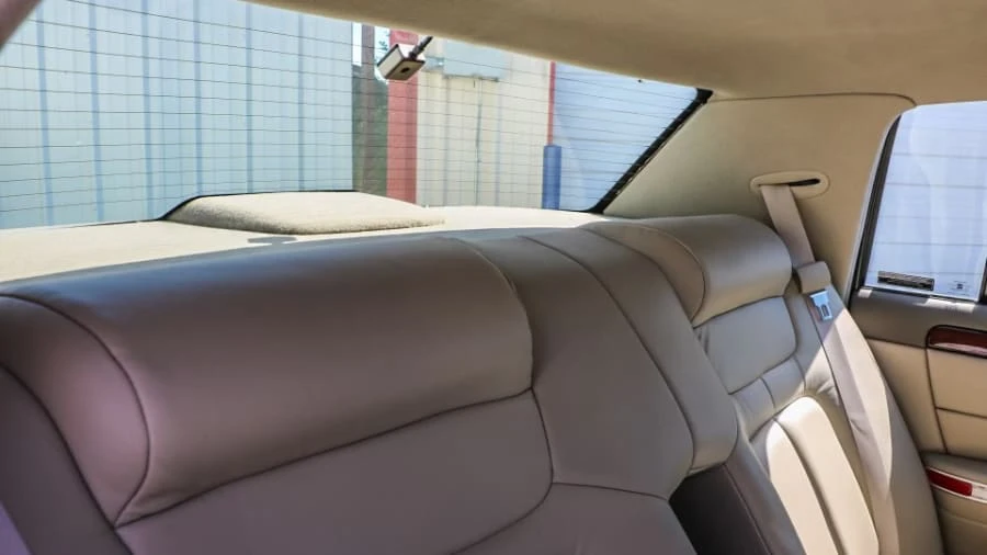 1999 Cadillac DeVille 7th Gen - Image 17 of 27