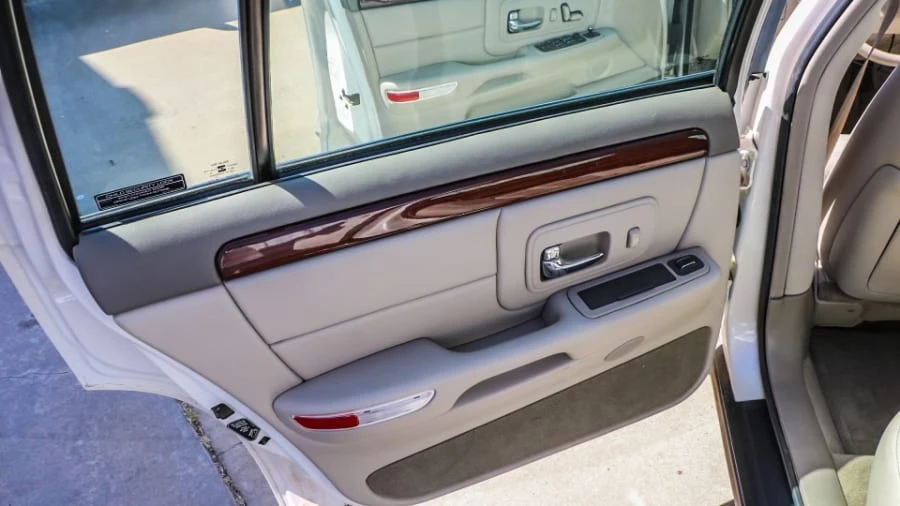 1999 Cadillac DeVille 7th Gen - Image 19 of 27