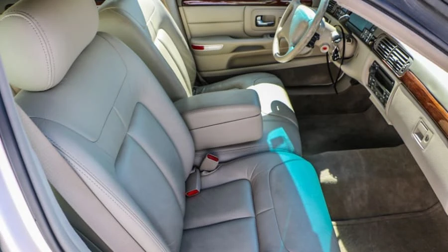 1999 Cadillac DeVille 7th Gen - Image 20 of 27
