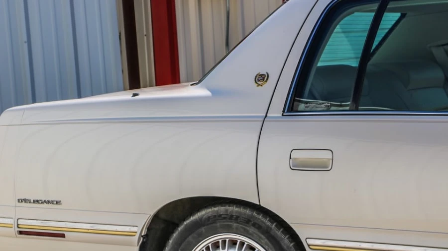 1999 Cadillac DeVille 7th Gen - Image 21 of 27