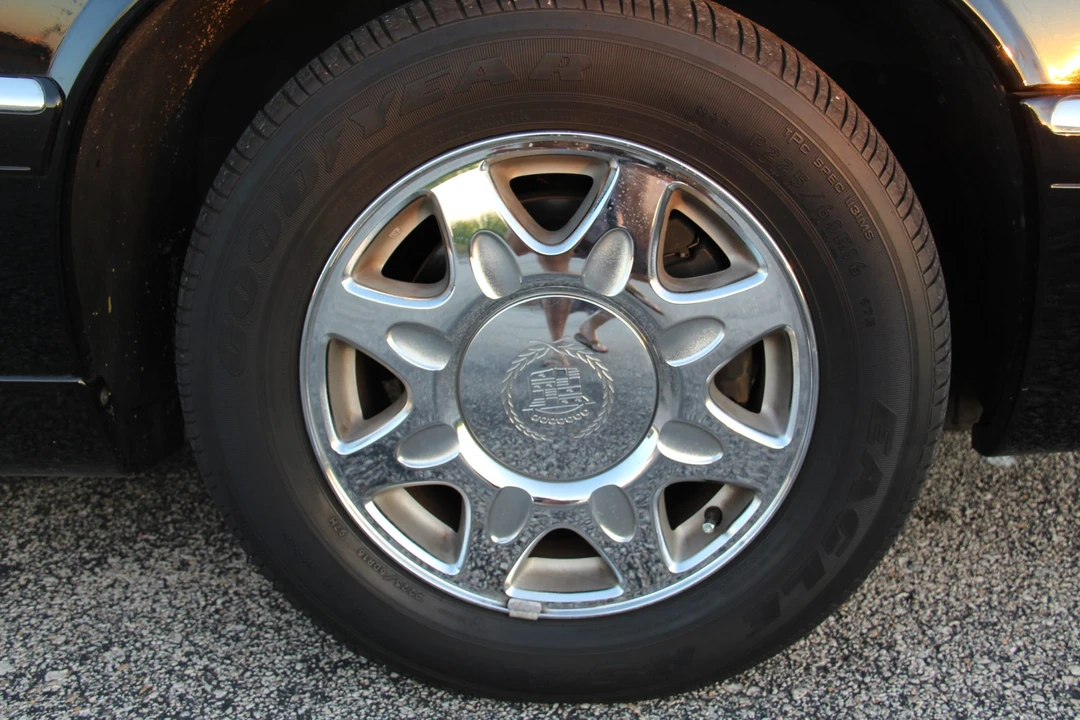 1999 Cadillac Eldorado 12th Gen - Image 27 of 31