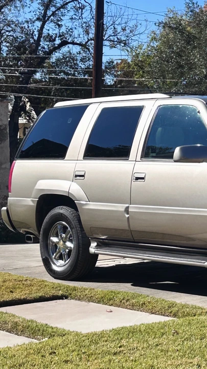 1999 Cadillac Escalade 1st Gen - Image 11 of 21