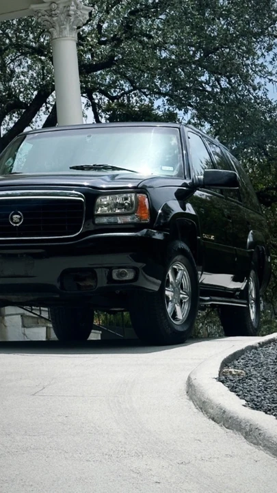 1999 Cadillac Escalade 1st Gen - Image 3 of 21