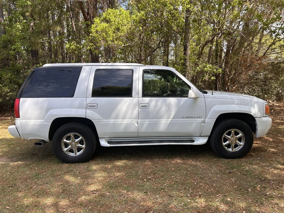 1999 Cadillac Escalade 1st Gen - Image 4 of 31