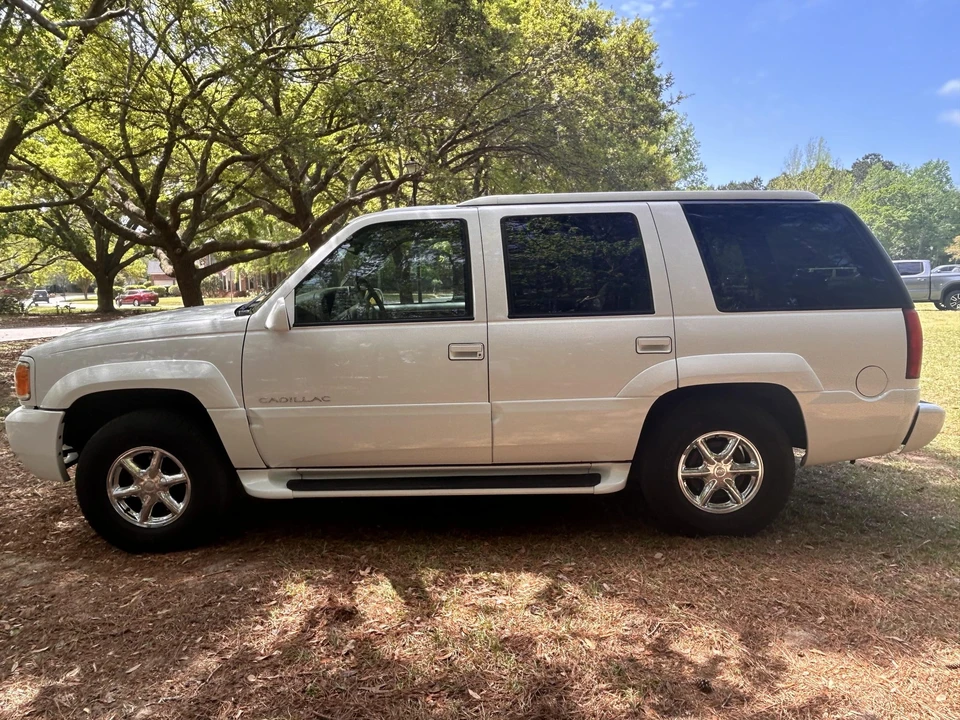 1999 Cadillac Escalade 1st Gen - Image 10 of 31