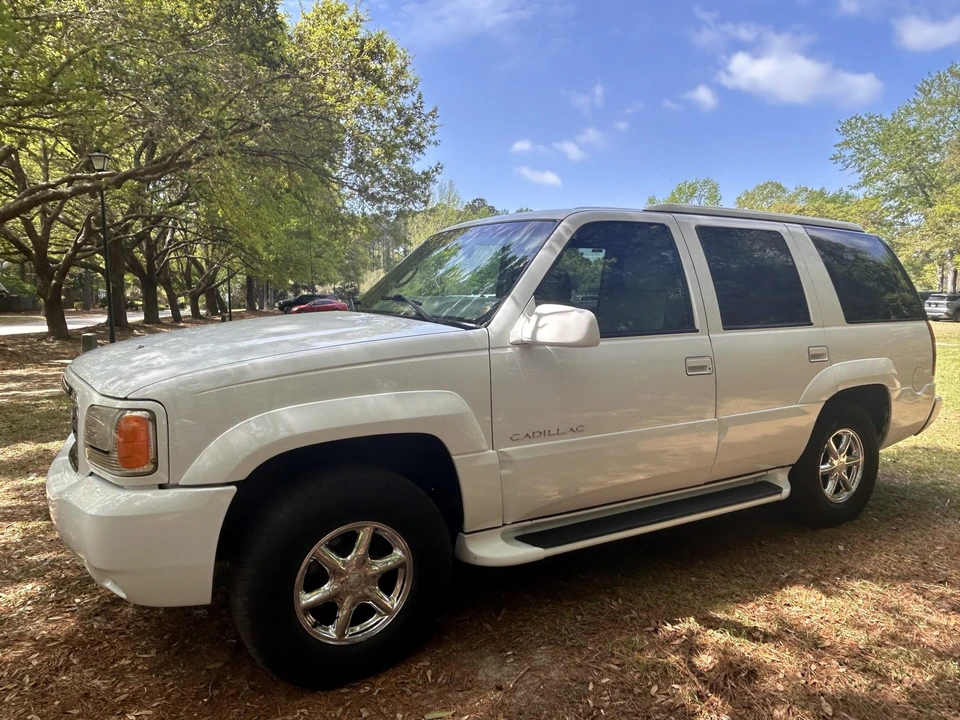 1999 Cadillac Escalade 1st Gen - Image 11 of 31