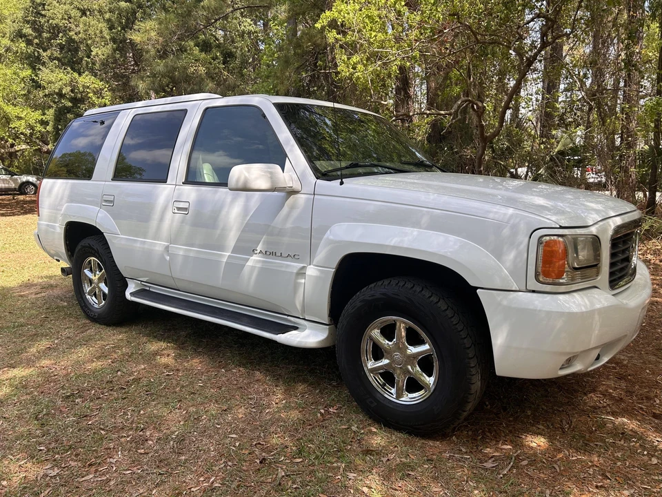 1999 Cadillac Escalade 1st Gen - Image 3 of 31