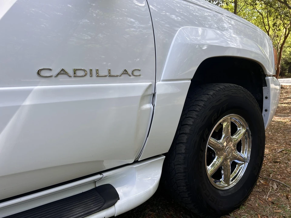 1999 Cadillac Escalade 1st Gen - Image 28 of 31