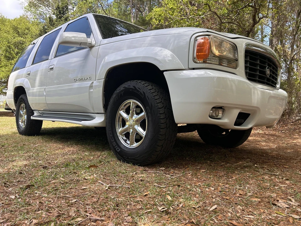 1999 Cadillac Escalade 1st Gen - Image 13 of 31