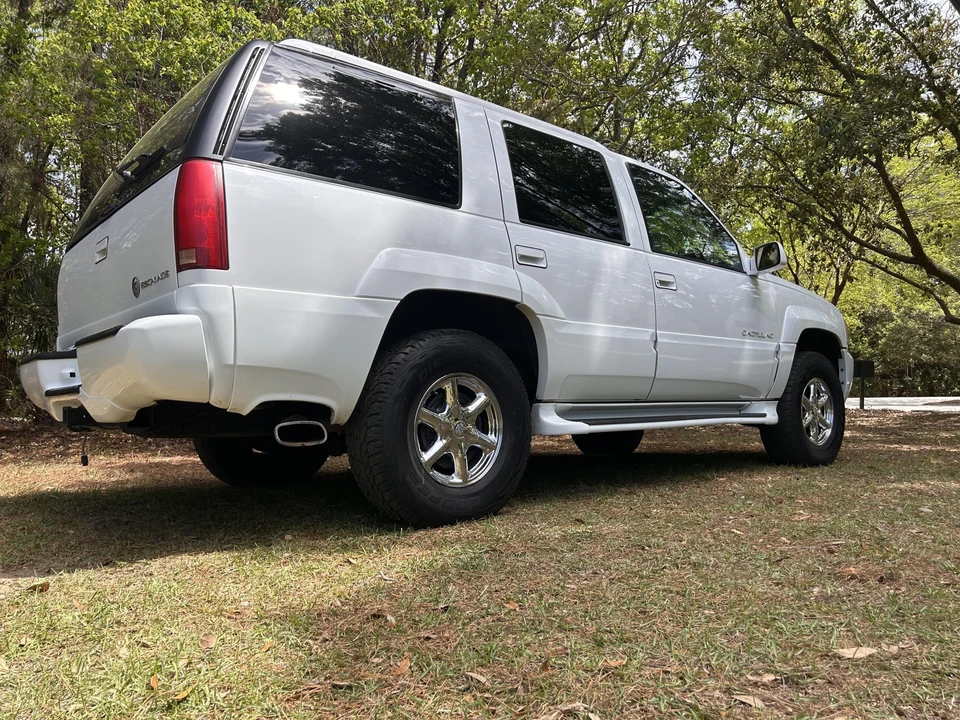 1999 Cadillac Escalade 1st Gen - Image 15 of 31