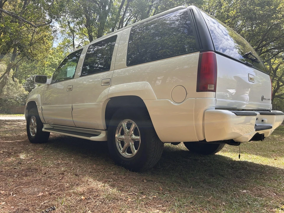 1999 Cadillac Escalade 1st Gen - Image 9 of 31