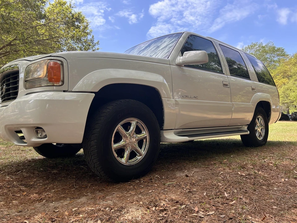 1999 Cadillac Escalade 1st Gen - Image 12 of 31