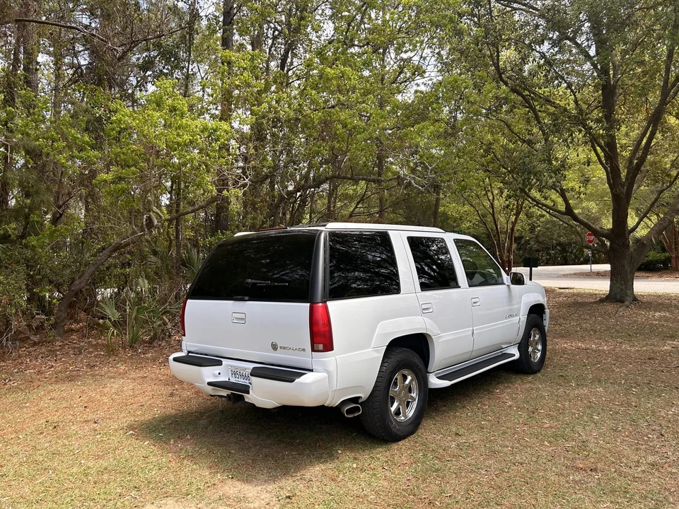 1999 Cadillac Escalade 1st Gen - Image 17 of 31