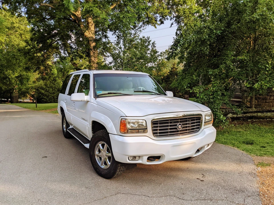 1999 Cadillac Escalade 1st Gen - Image 19 of 31
