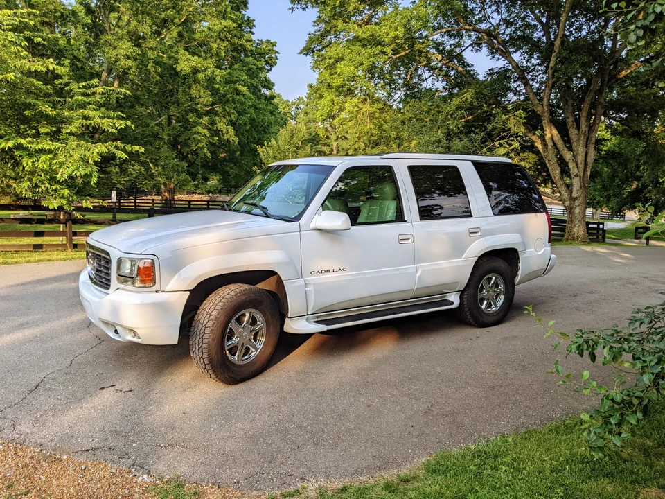 1999 Cadillac Escalade 1st Gen - Image 9 of 31