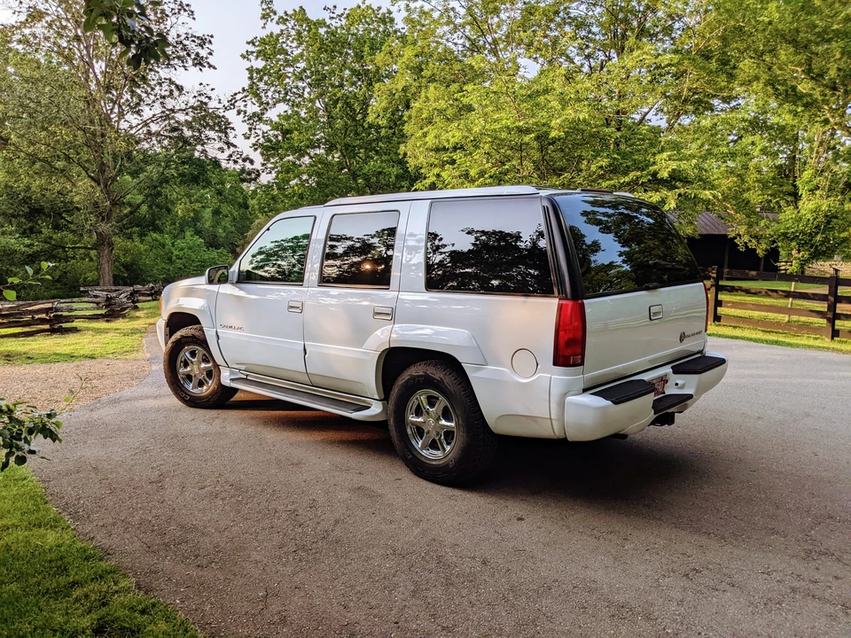 1999 Cadillac Escalade 1st Gen - Image 12 of 31