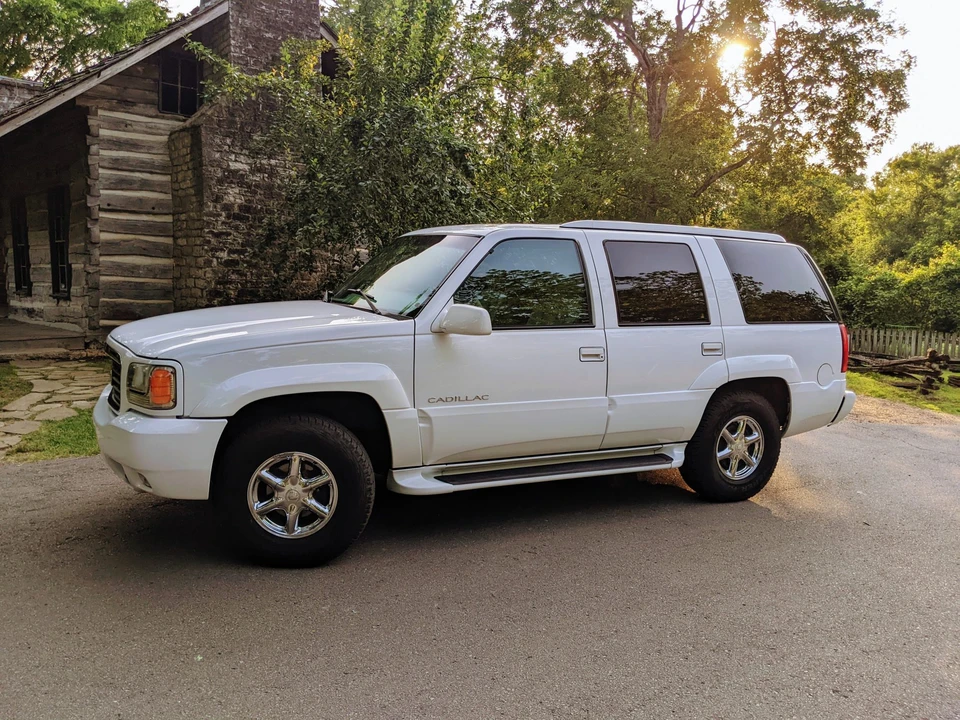 1999 Cadillac Escalade 1st Gen - Image 10 of 31