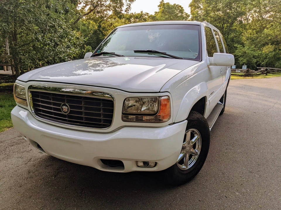 1999 Cadillac Escalade 1st Gen - Image 4 of 31