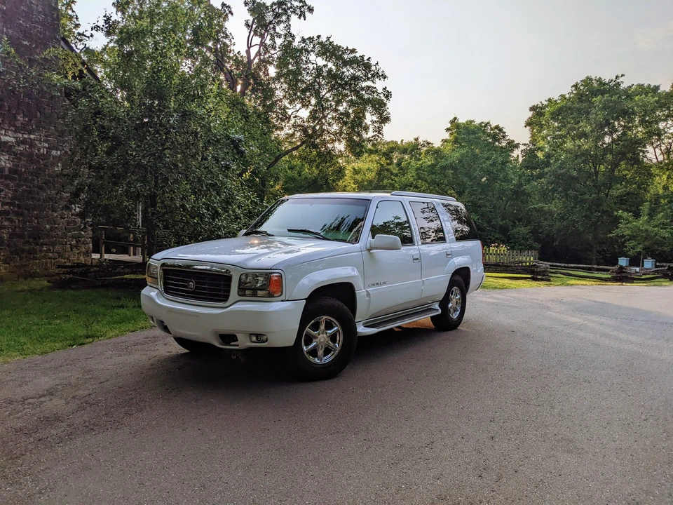 1999 Cadillac Escalade 1st Gen - Image 5 of 31