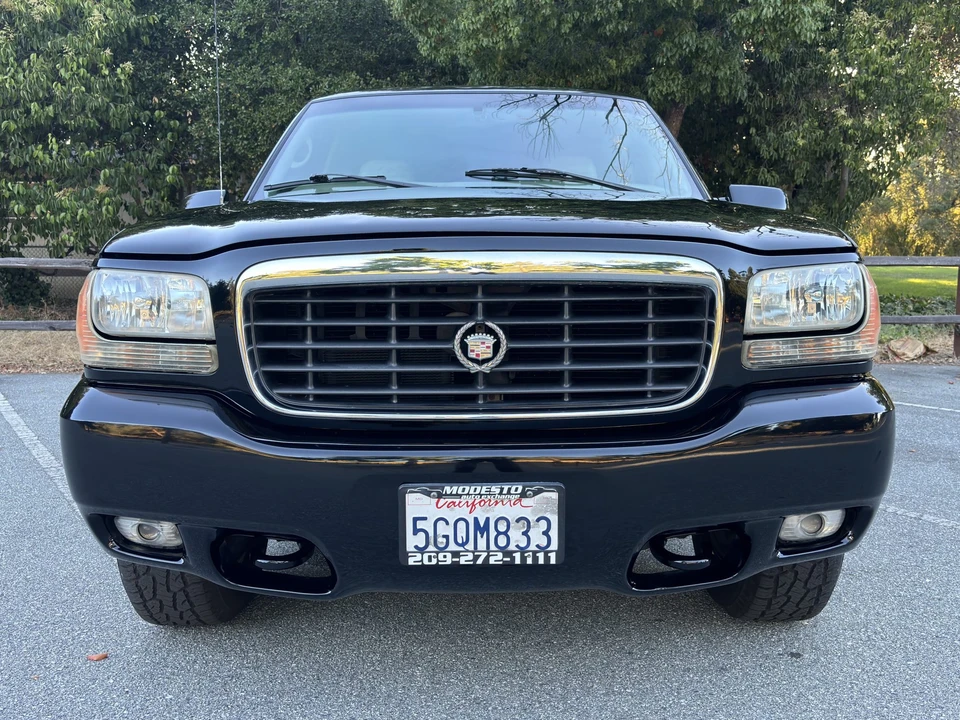 1999 Cadillac Escalade 1st Gen - Image 12 of 31