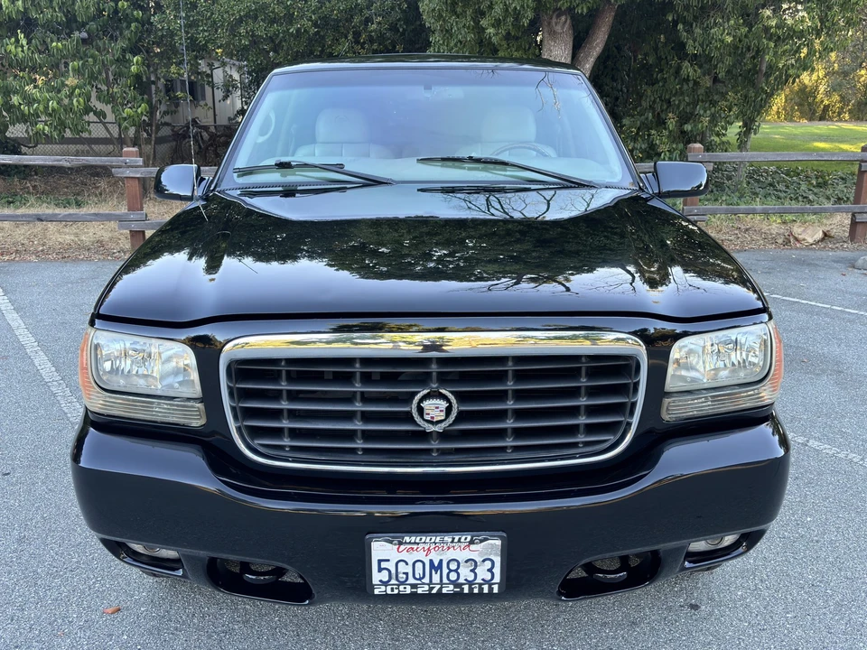 1999 Cadillac Escalade 1st Gen - Image 11 of 31