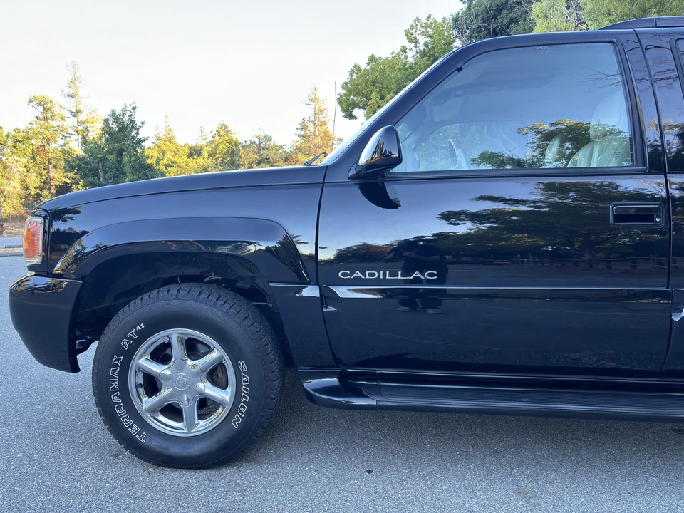 1999 Cadillac Escalade 1st Gen - Image 14 of 31