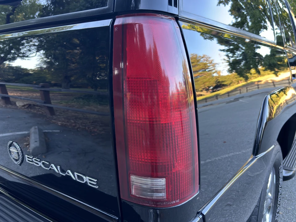 1999 Cadillac Escalade 1st Gen - Image 31 of 31