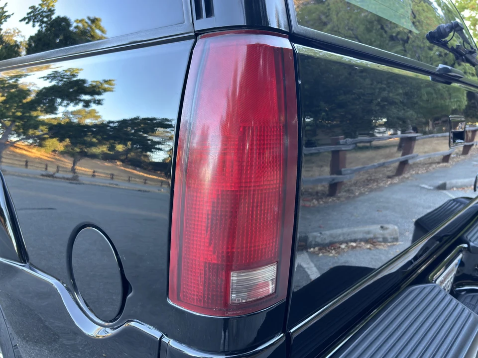 1999 Cadillac Escalade 1st Gen - Image 30 of 31