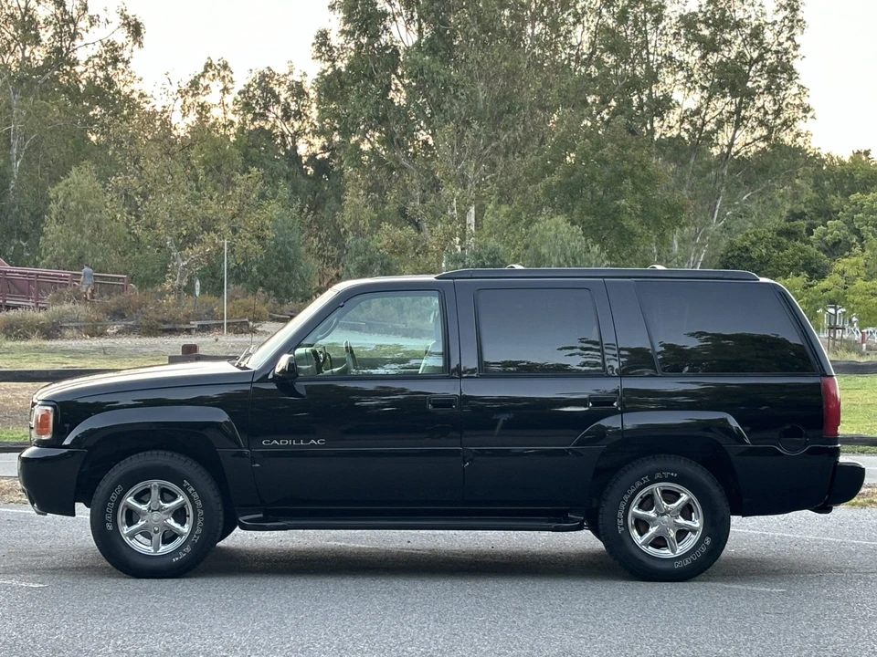 1999 Cadillac Escalade 1st Gen - Image 3 of 31