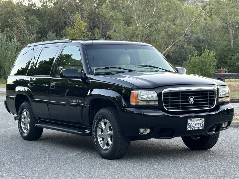1999 Cadillac Escalade 1st Gen - Image 9 of 31