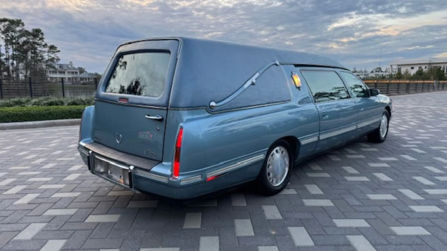 1999 Cadillac DeVille 7th Gen - Image 3 of 13
