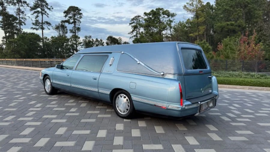 1999 Cadillac DeVille 7th Gen - Image 4 of 13