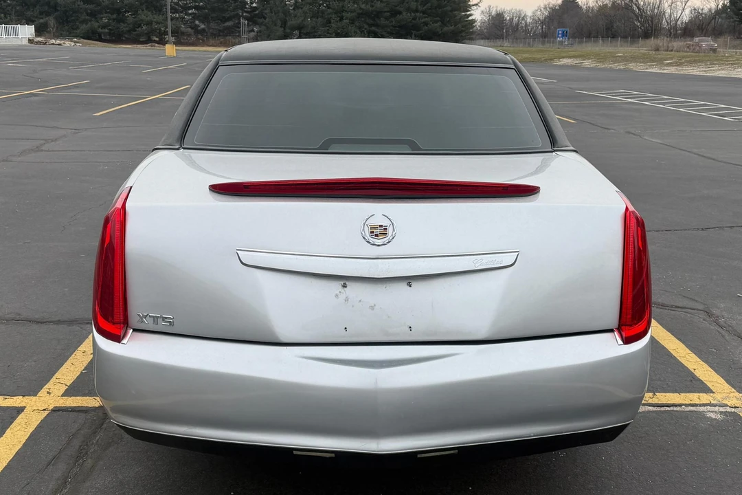 1999 Cadillac DeVille 7th Gen - Image 5 of 31