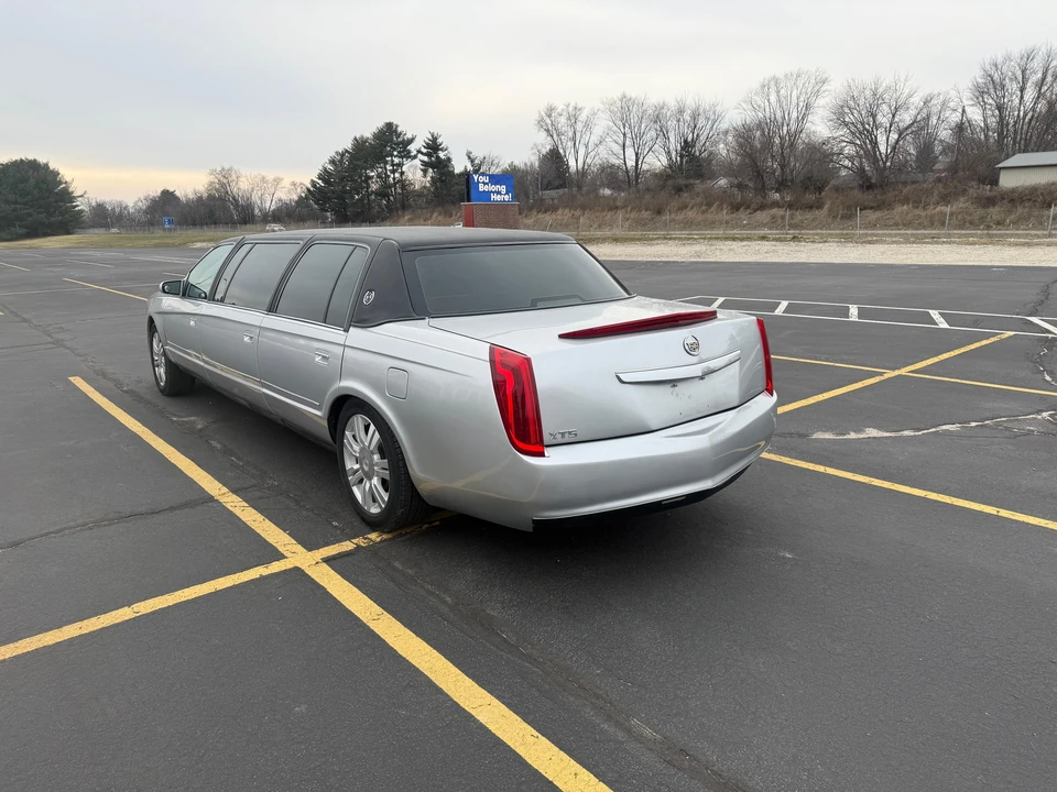 1999 Cadillac DeVille 7th Gen - Image 16 of 31