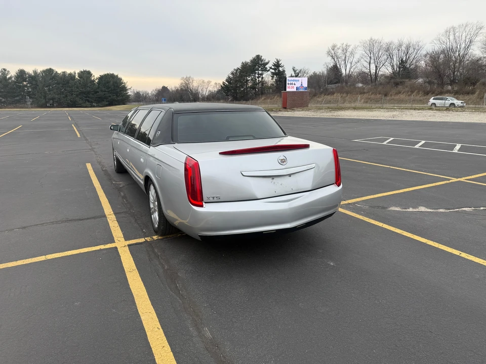 1999 Cadillac DeVille 7th Gen - Image 17 of 31