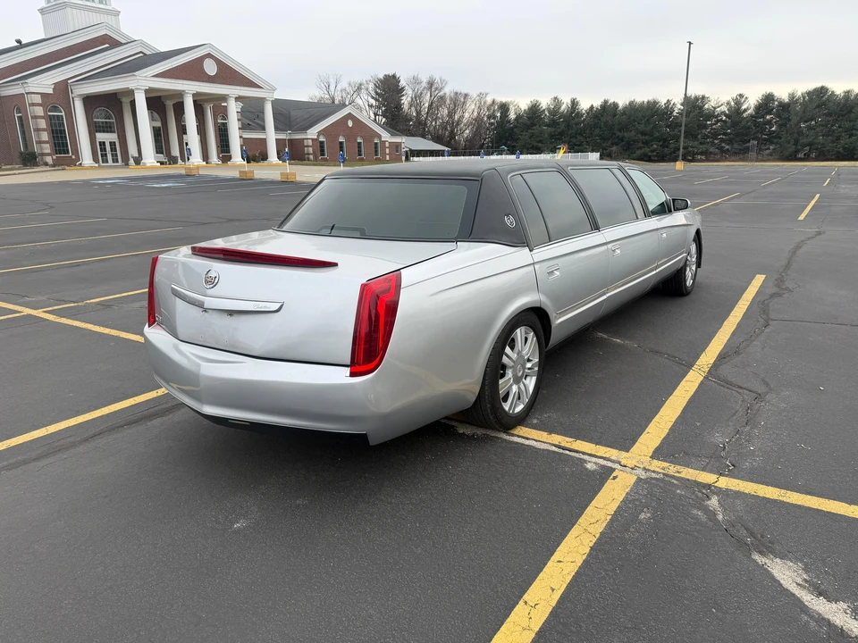1999 Cadillac DeVille 7th Gen - Image 21 of 31