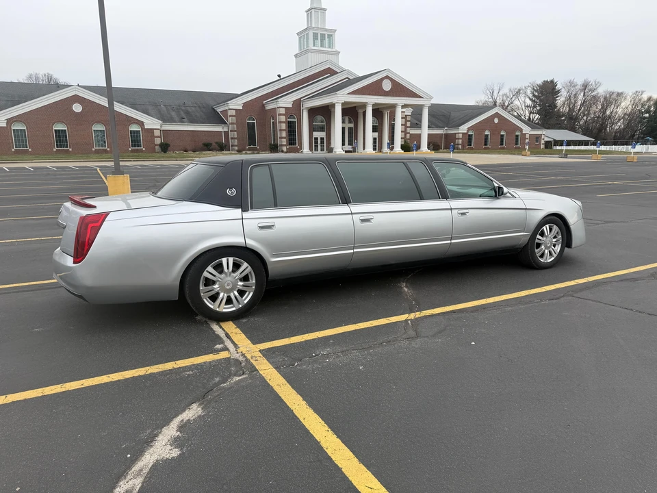 1999 Cadillac DeVille 7th Gen - Image 23 of 31