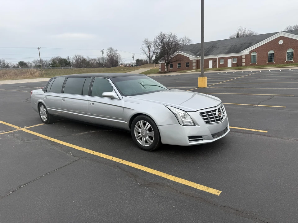 1999 Cadillac DeVille 7th Gen - Image 27 of 31